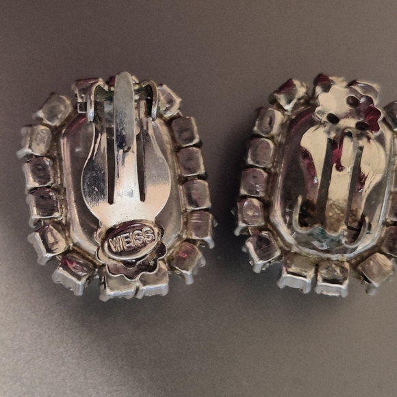 Vintage Signed Weiss White Milk Class Earrings - Picture 3 of 15